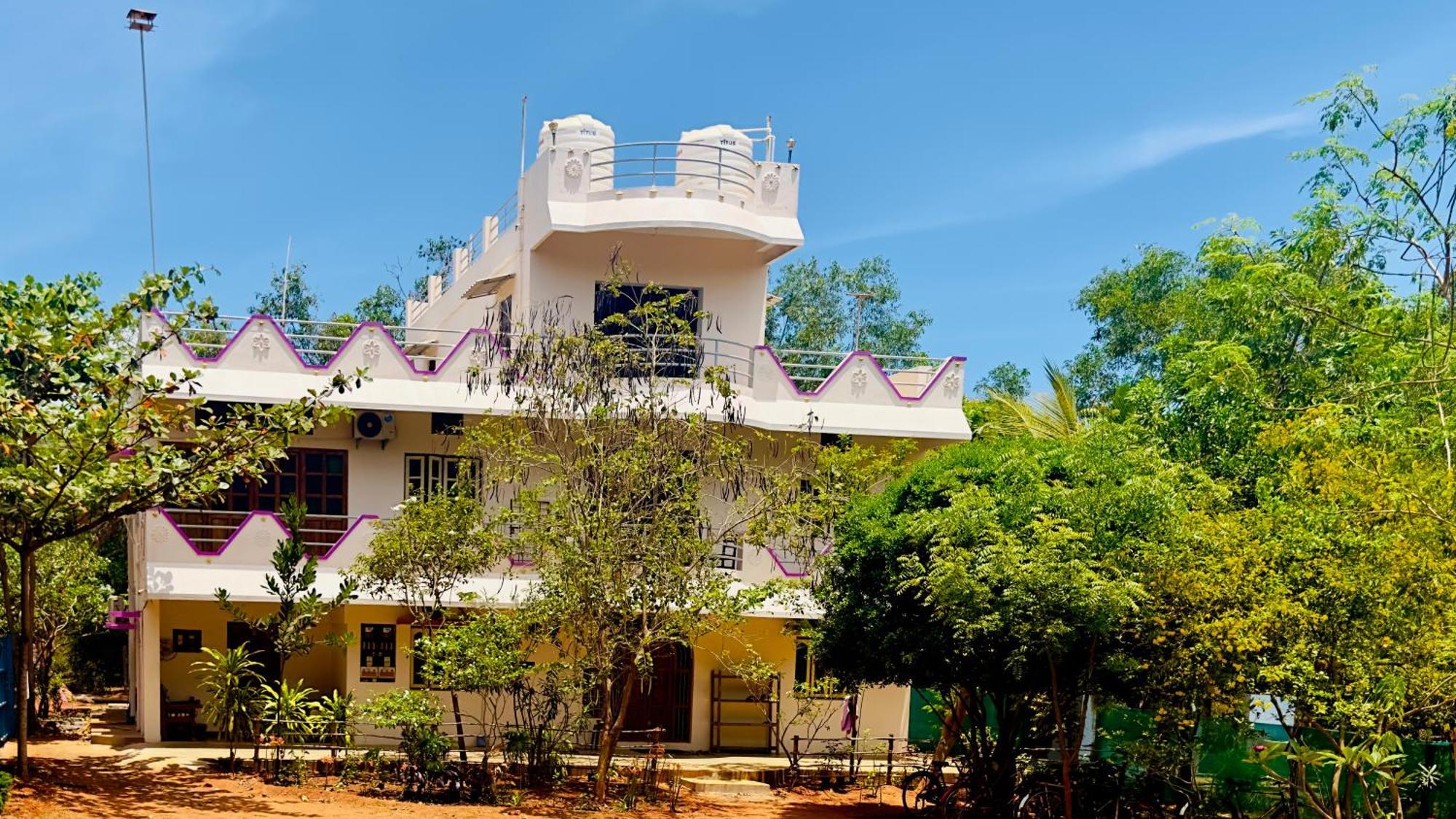 Lotus Garden Guest House Auroville Exterior photo