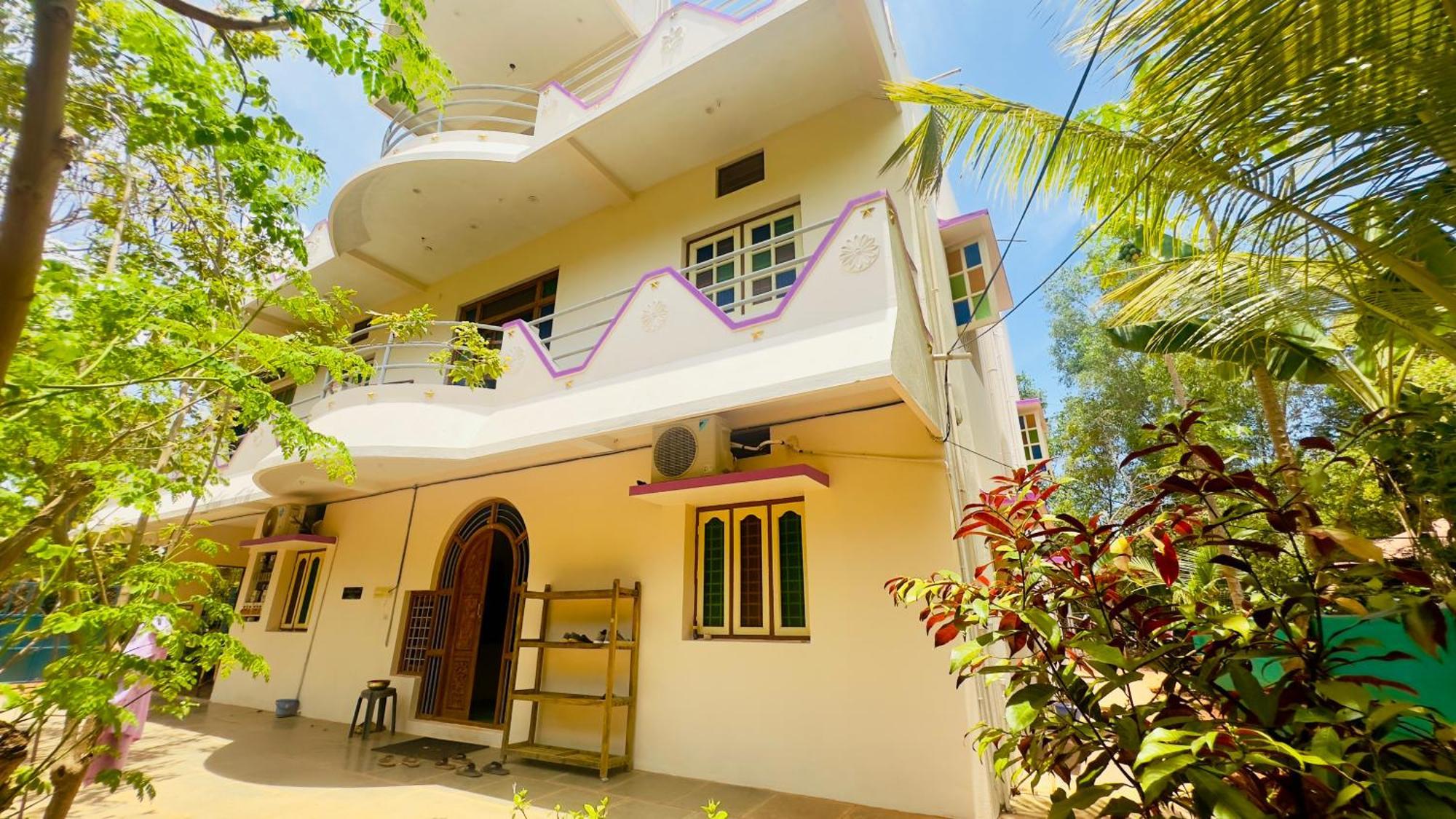 Lotus Garden Guest House Auroville Exterior photo